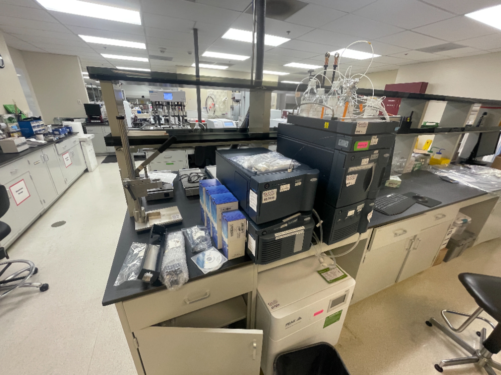 Image of Waters ACQUITY UPLC H-Class System with QDa PDA FTN and Nitrogen Generator